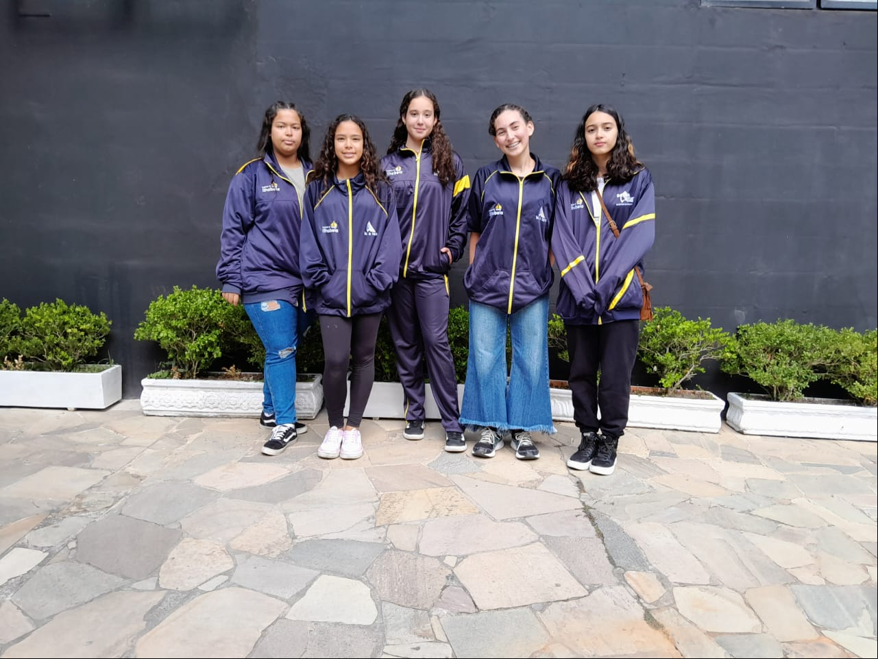 Atletas das escolas esportivas de Ilhabela participam da 65ª edição dos Jogos Regionais